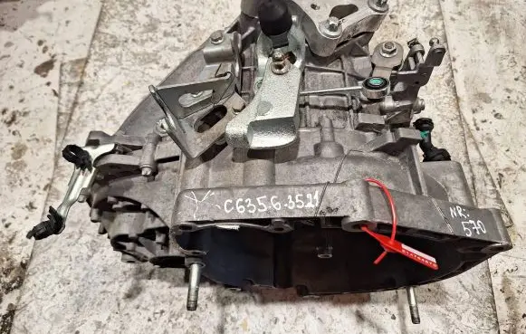 Fiat 500L Manual 6 speed gearbox C63563521