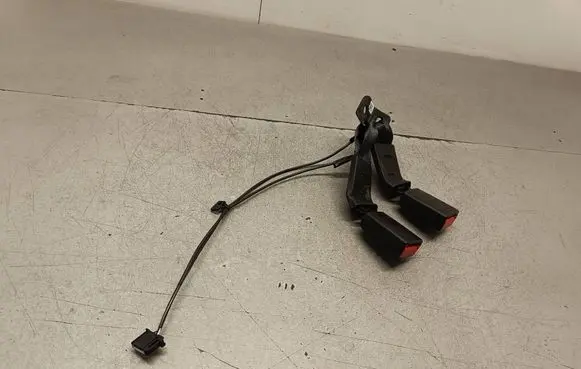Opel Mokka X Rear seatbelt buckle 42469732
