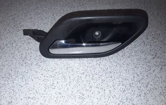 BMW 5 E39 Front door interior handle 8226049