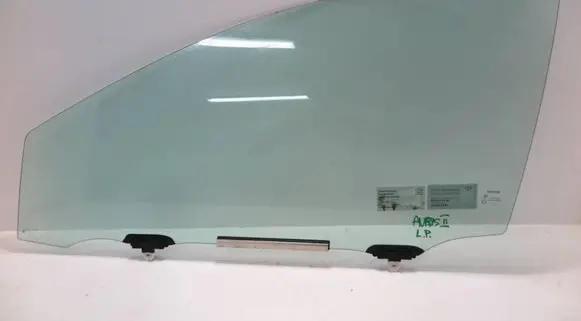 Toyota Auris E180 Front door window glass four-door 
