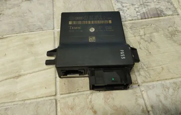 Audi A6 S6 C6 4F Gateway control module 4F0907468D 4F0910468A