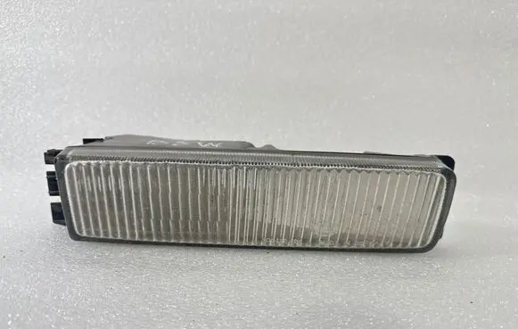 Volkswagen PASSAT B3 Front reflector 084411613RF