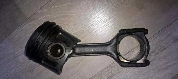 Opel Vectra C Piston with connecting rod 664