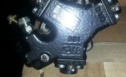 Opel Astra J Fuel injection high pressure pump 0445010226II