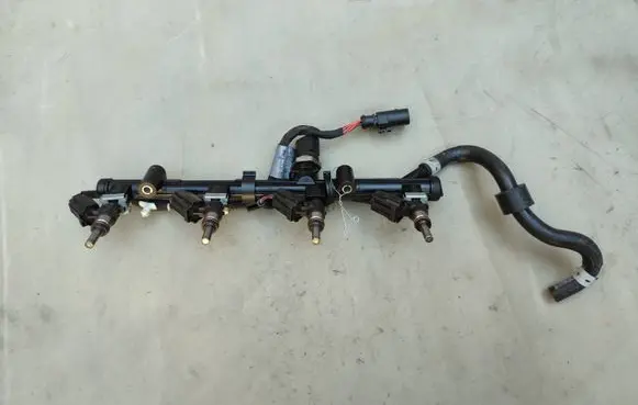 Audi A3 S3 8V Fuel injector 06L906031A 0280158266