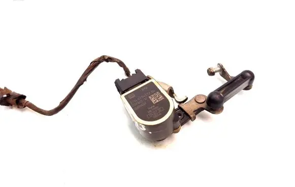 Headlight/headlamp level sensor