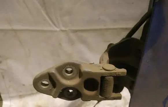 Renault Master II Front door upper hinge