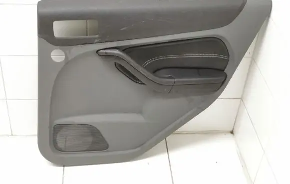 Ford Focus Rear door card panel trim 4M51A27406ES P9Z1A 8M51