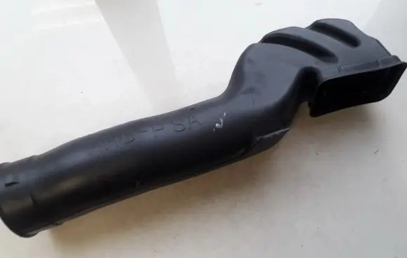 Subaru Forester SG Air intake hose/pipe 66100SA020