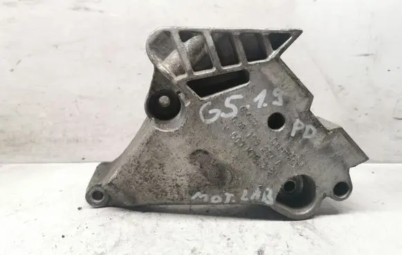 Volkswagen Golf V Engine mounting bracket 03G199207A