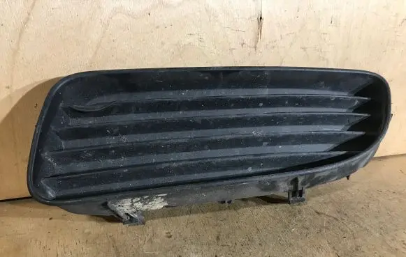 Toyota Corolla E110 Front bumper lower grill 8148212020