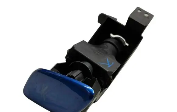 Mazda 3 II Headlight washer spray nozzle P3903