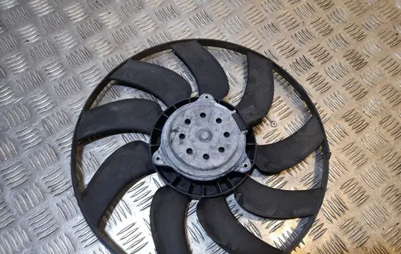 Audi Q3 8U Radiator cooling fan shroud A10111406F