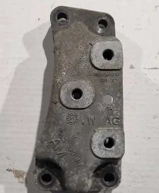 Volkswagen Golf Sportsvan Gearbox mounting bracket 1K0199117
