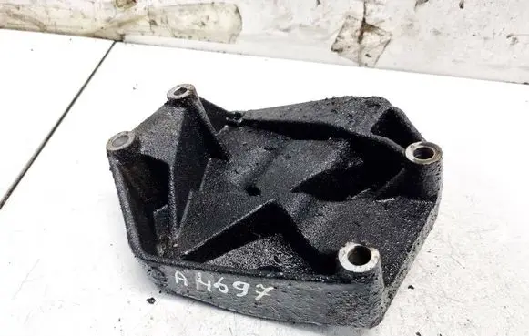 Opel Astra H Engine mounting bracket 55191339