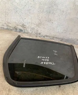 Volkswagen Touran III Rear side window