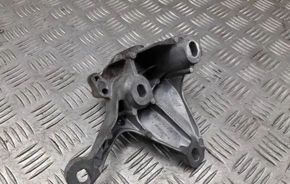 Audi A8 S8 D4 4H Gearbox mounting bracket 4H0399113E