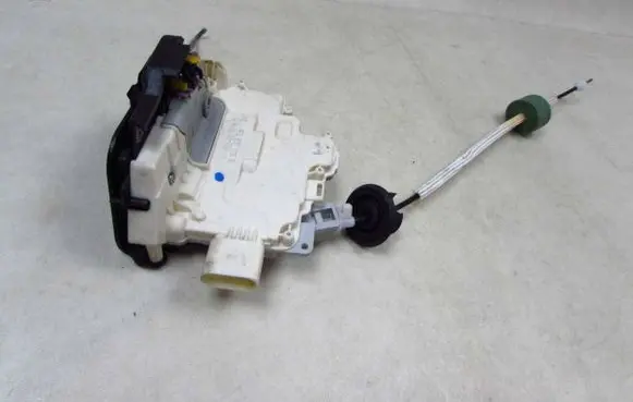 Audi A6 S6 C6 4F Front door lock 4F2837016B 52518