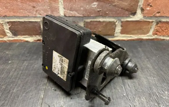 Mercedes-Benz ML W164 ABS Pump A2515451132 SC65A12A07 10092515563