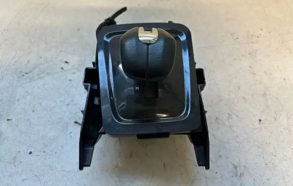 Peugeot 3008 I Gear shifter/selector 61739G09