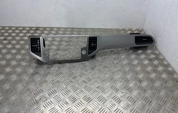 Volkswagen Golf Sportsvan Radio/GPS head unit trim 517858061 517858069 517858071