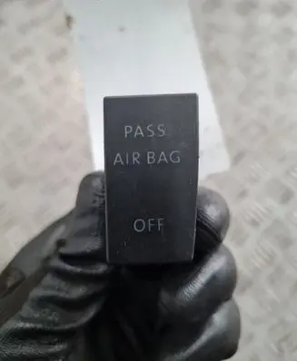 Volkswagen Sharan Passenger airbag on/off switch 