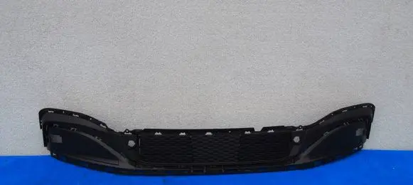 Ford Mustang Mach-E Intercooler air guide/duct channel LJ9B8475AD LJ9B-8475-AD