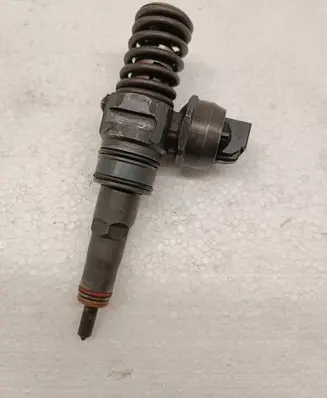 Audi A4 S4 B6 8E 8H Fuel injector 038130073Q