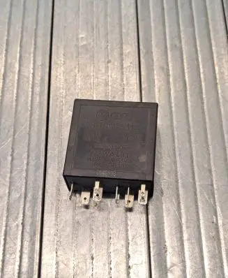 Volkswagen PASSAT B5 Other relay 4B0955531A 72WA401