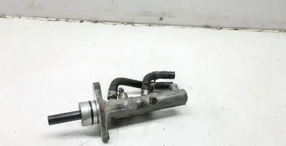 Toyota Avensis Verso Master brake cylinder