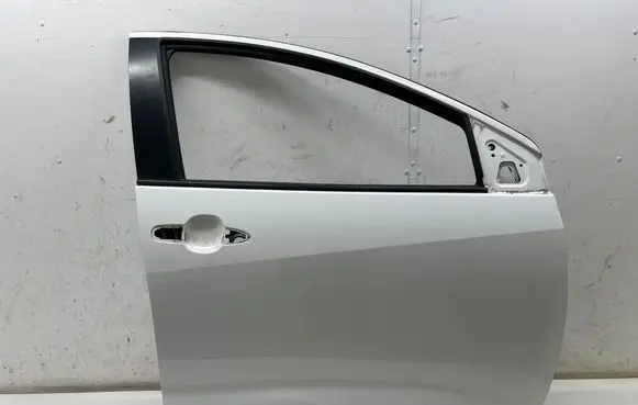 Toyota Yaris XP210 Front door 