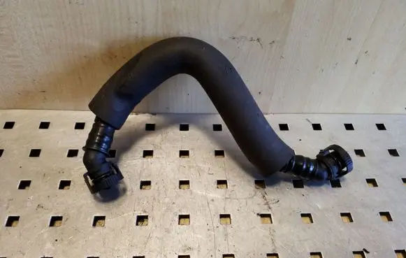 Audi A5 8T 8F Breather hose/pipe 06H103221J