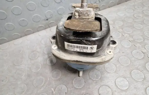 BMW X5 F15 Engine mount bracket 6864336