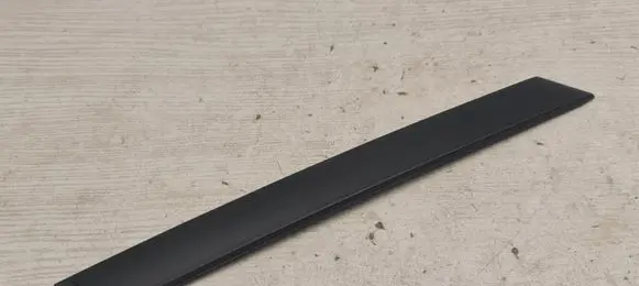 Opel Meriva B Front door glass trim molding 13281778