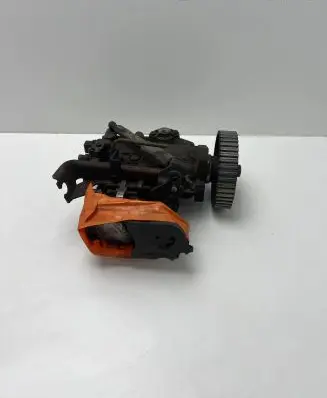 Audi A6 S6 C4 4A Fuel injection high pressure pump 028130111C