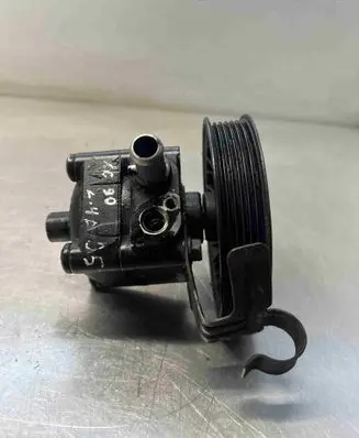 Volvo XC90 Power steering pump 30665100