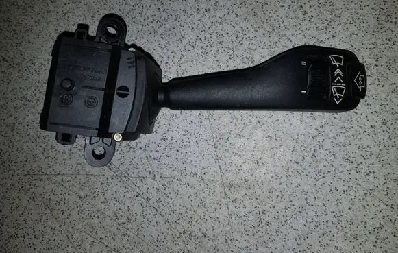 BMW 5 E39 Wiper control stalk 8375407