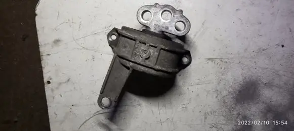 Engine mount bracket