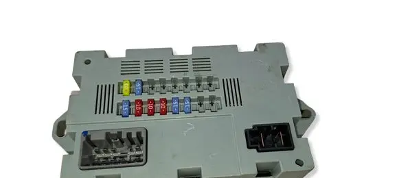 Jaguar XF Fuse module CPLA14Q073AA 73707520 1505142240