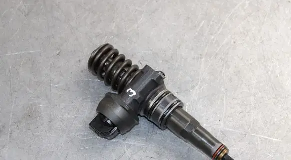 Volkswagen Caddy Fuel injector 038130073BN