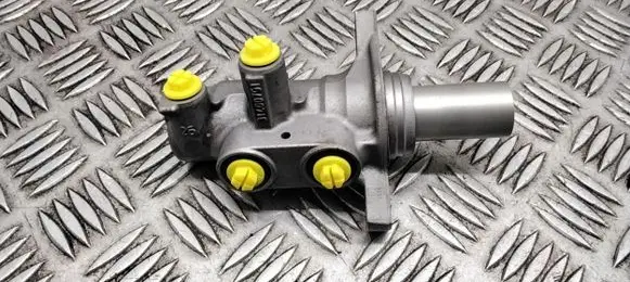 Volvo V70 Master brake cylinder