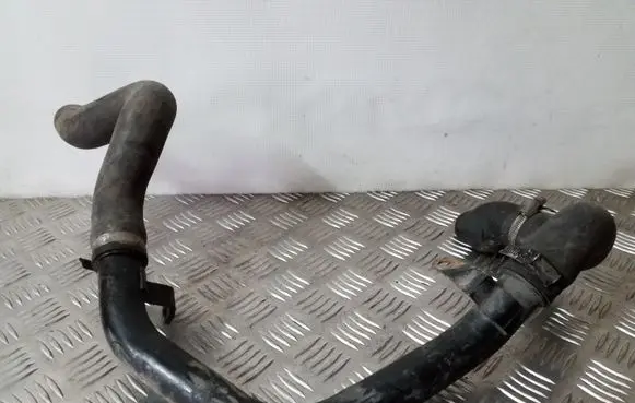 Audi A6 S6 C4 4A Engine coolant pipe/hose 4A0121075G