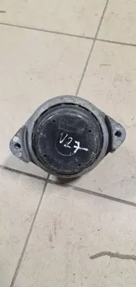 BMW 1 E81 E87 Engine mount bracket 6768800