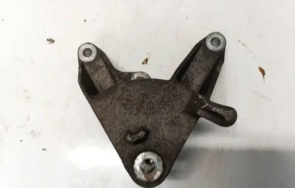Opel Astra J Engine mounting bracket 13248664