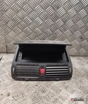 Skoda Octavia Mk2 (1Z) Dash center air vent grill 