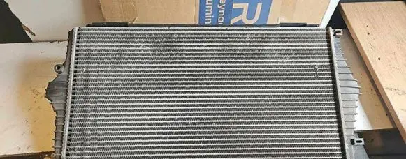 Volvo V70 Coolant radiator