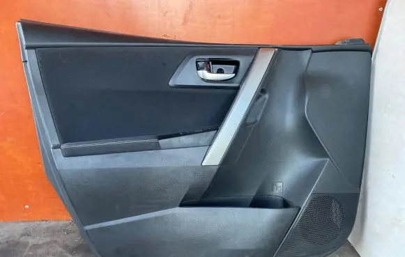 Toyota Auris E180 Front door card panel trim