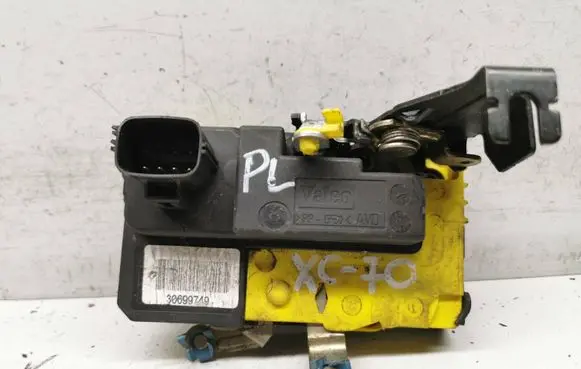 Volvo XC70 Front door lock 30699749