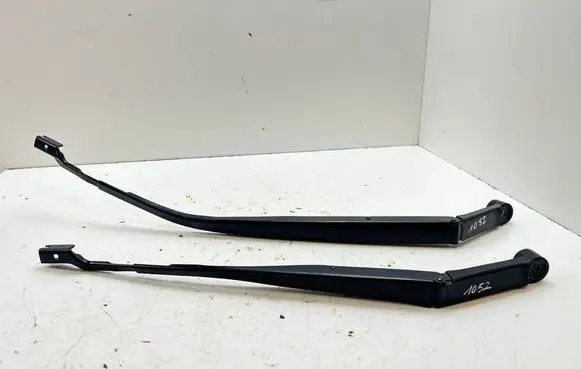 Headlight wiper blade set