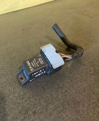 Ford Focus Glow plug pre-heat relay 51299049 9666671780